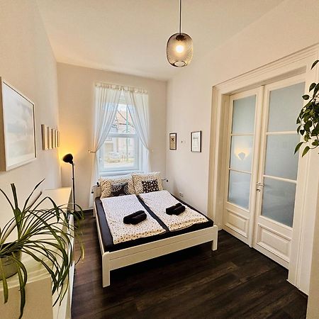 Art Apartment Szeged Esterno foto