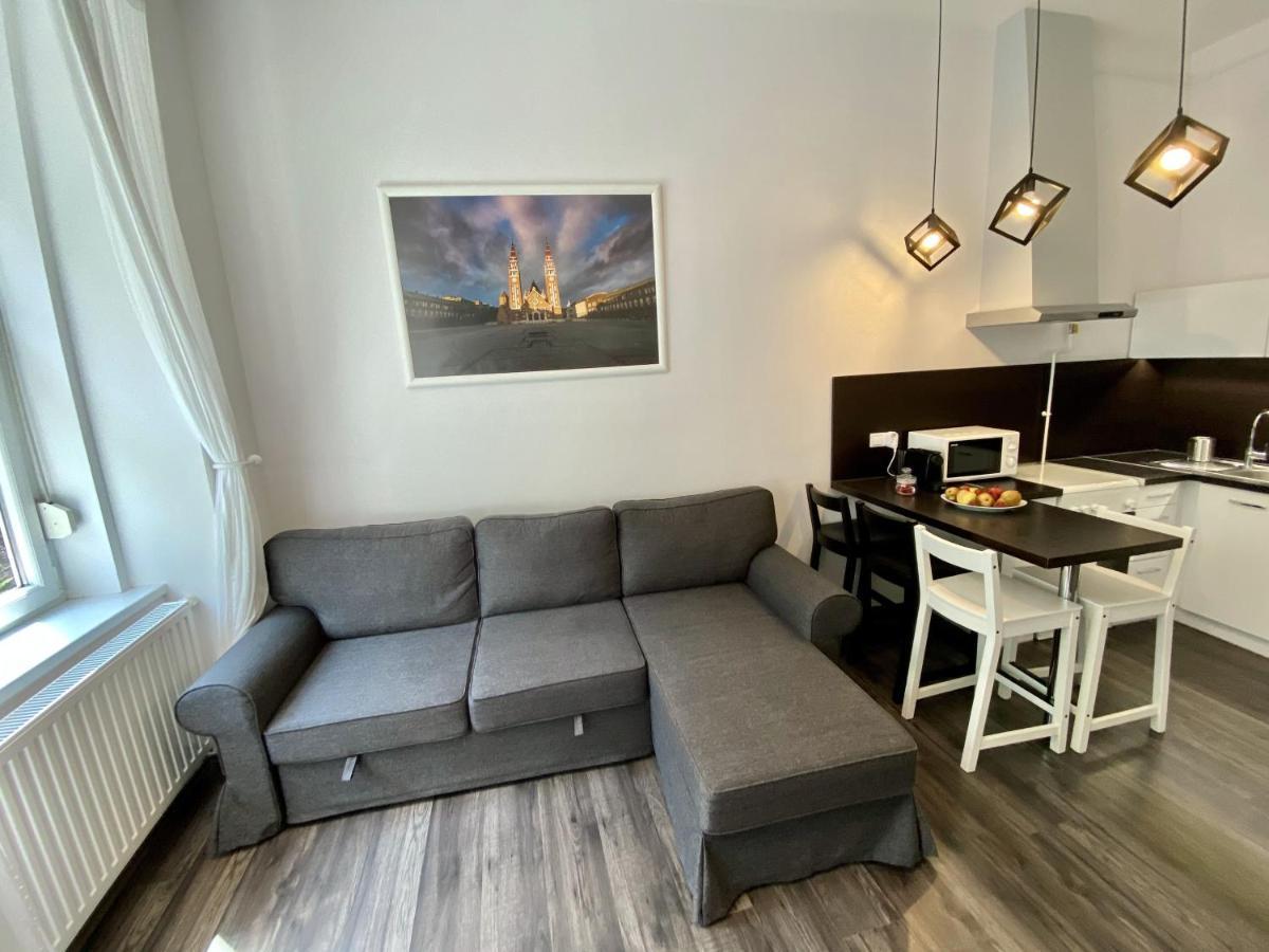 Art Apartment Szeged Esterno foto