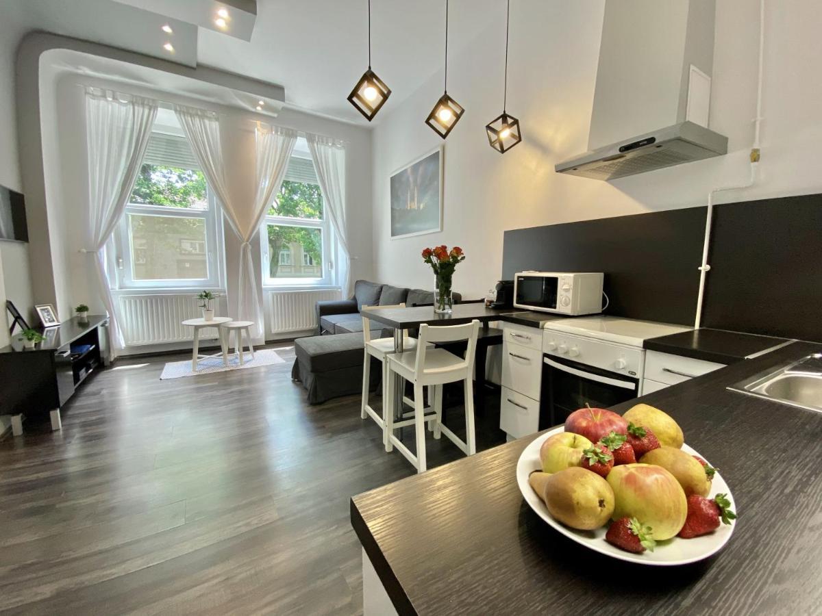 Art Apartment Szeged Esterno foto
